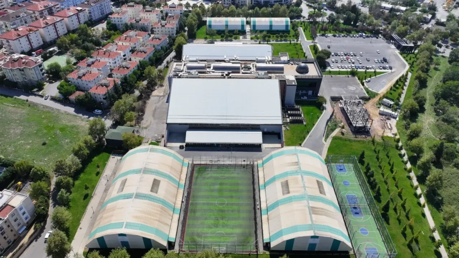 kafkale-spor-kompleksi-yenilenerek-hizmete-acildi-5-kopya